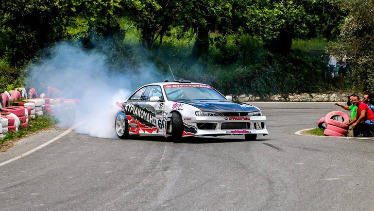 Το αμάξι λιώνει και ο κόσμος.... τρελαίνετε..