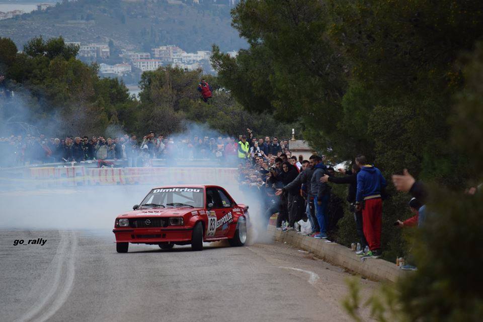 Δυστυχώς o Δημήτρης Δημητρίου δεν θα τρέξει προς απογοήτευση πολλών θεατών. Την επόμενη φορά που θα το ξανακάνει θα διαδηλώσουμε στο Σύνταγμα!!!