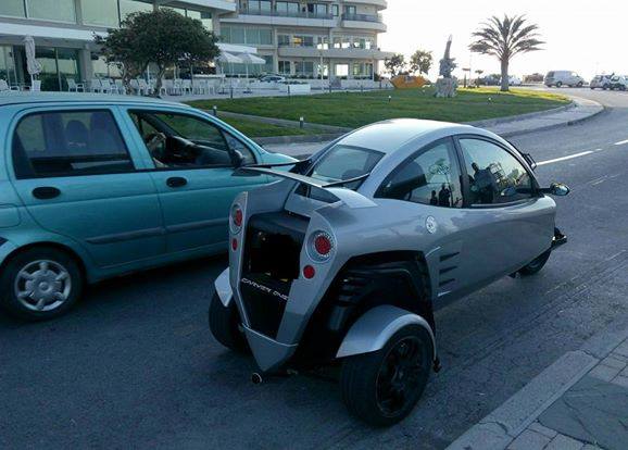 Το εκκεντρικό Carver στη Ρόδο...