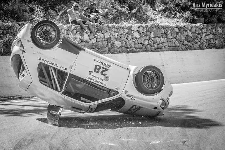 Από την τούμπα προκλήθηκαν μόνο υλικές ζημιές...