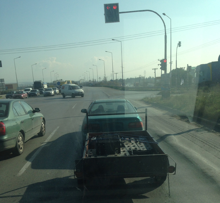 Το γράψαμε παραπάνω... Οι πινακίδες έχουν καταργηθεί...