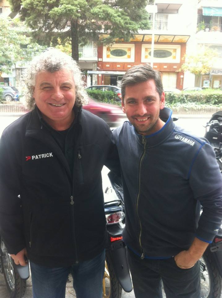 Ο Δημήτρης Μερεμετσάκης (ο μικρός της οικογενείας των πρωταθλητών) με τον κορυφαίο Έλληνα παλαίμαχο ποδοσφαιριστή