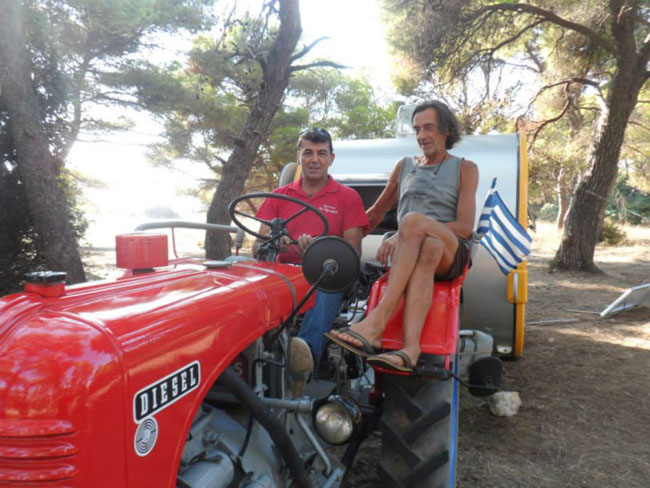 Ο Helmut Wite με φίλο του του κ. Πολυχρονόπουλο από την Καλαμάτα...