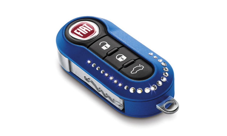Καλυμμένο με... Swarovski το κλειδί του Fiat 500
