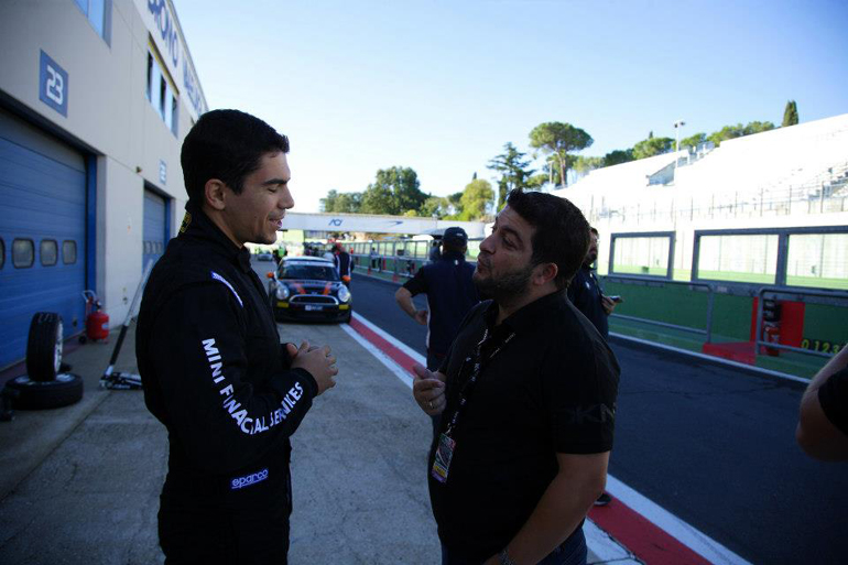 Ο Πάνος Σειτανίδης (δεξιά) θα επιμελείται την εκπομπή της F1 και o Σταμάτης Κατσίμης θα σχολιάζει...