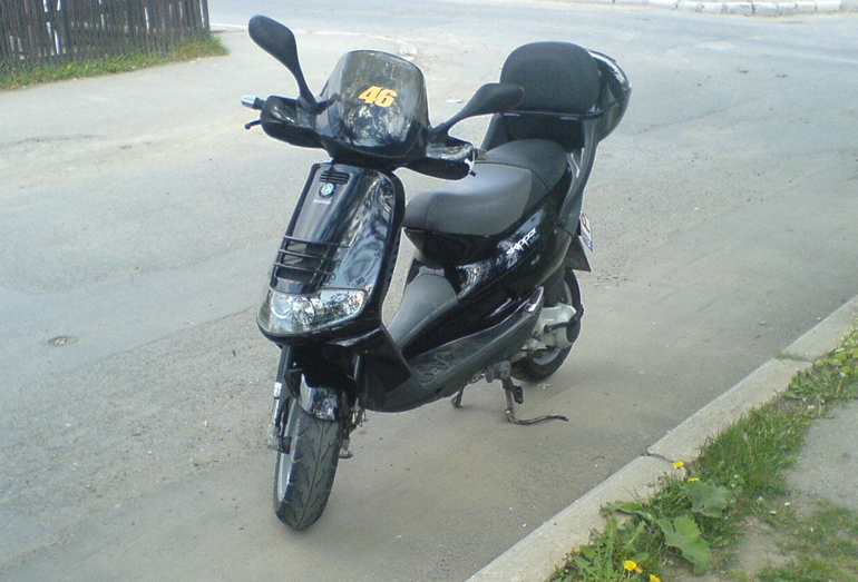 Ένα τέτοιο scooter βγαίνει σε δημοπρασία με τιμή εκκίνησης τα 180 ευρώ!!!