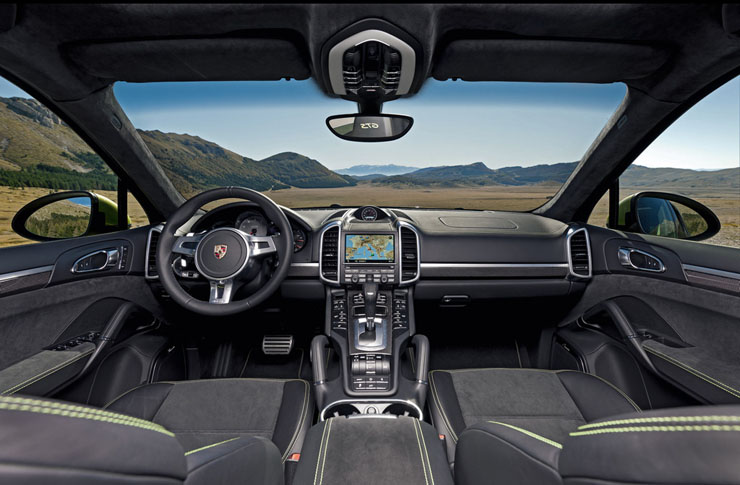 Το εσωτερικό της Porche Cayenne (για να ξέρουμε και πως... είναι και μέσα)