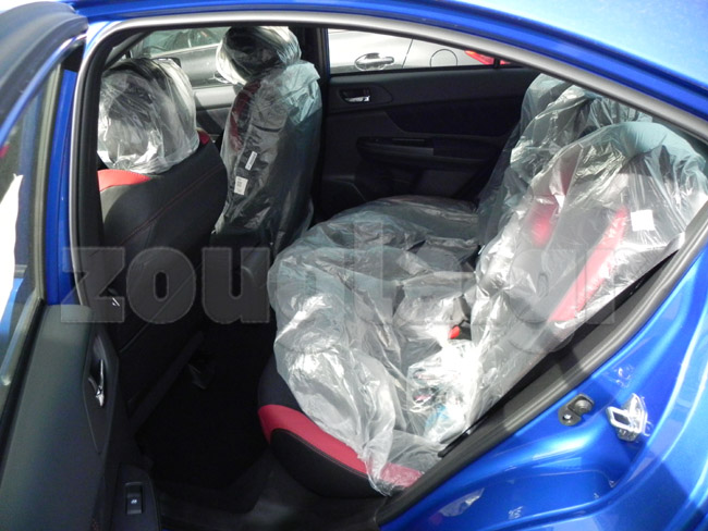 Η πίσω σειρά καθισμάτων...