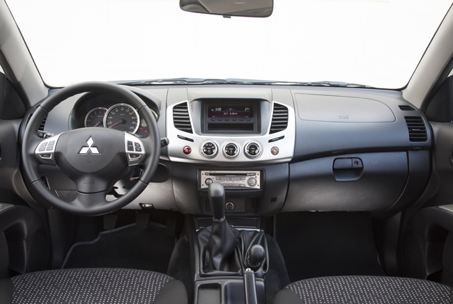 Όσο και εάν φαίνεται περίεργο αυτή είναι καμπίνα επαγγελματικού οχήματος...