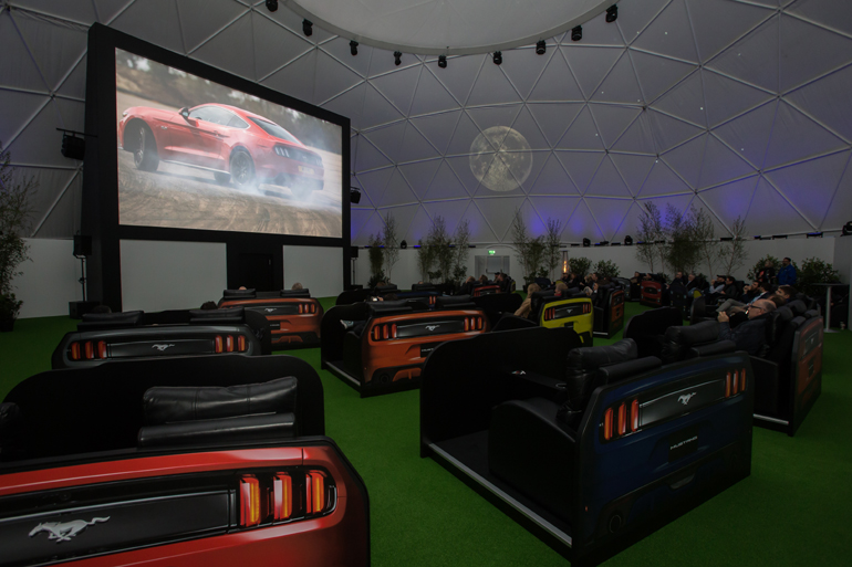 Ακόμα και το σημείο που πραγματοποιήθηκε η παρουσίαση του μοντέλου στους δημοσιογράφους ήταν ξεχωριστό...