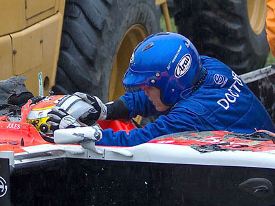 Η πρώτη φωτογραφία που δείχνει τον πιλότο της F1 μετά τη σύγκρουση