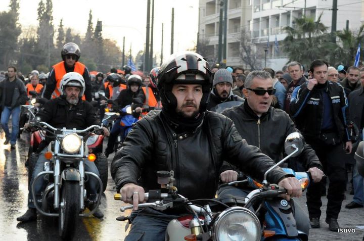 Δικαιώματα και όχι μόνο υποχρεώσεις διεκδικούν χιλιάδες οδηγοί μοτοσικλέτας...