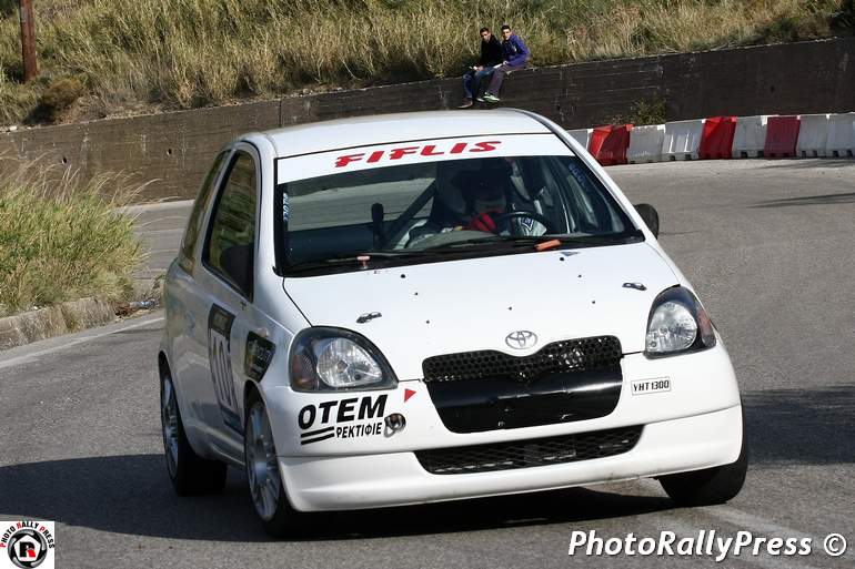 Ο Νίκος Φίφλης με Toyota Yaris ήταν ο νικητής στην κατηγορία έως 1.400 κ.εκ.