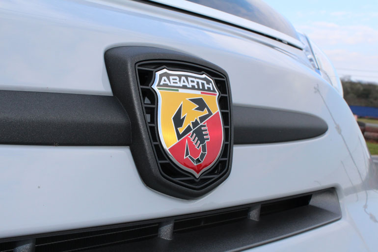 O σκορπιός είναι έτοιμος για όλα...