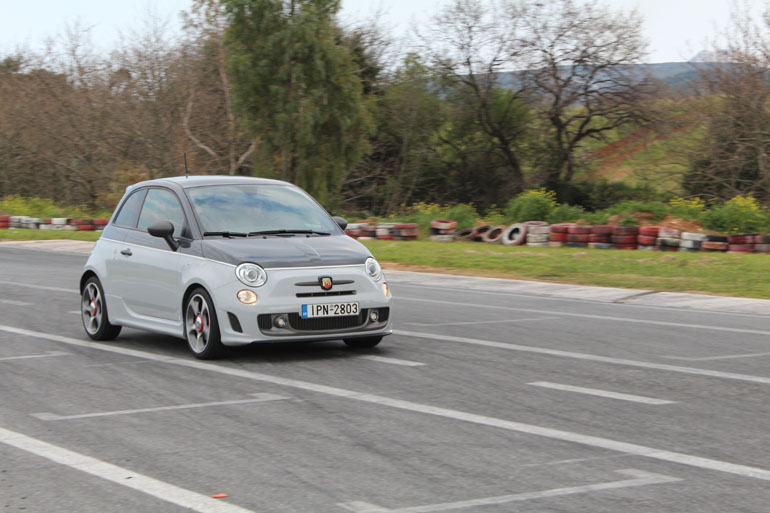 Μπορεί να το ευχαριστιέσαι στις στροφές όμως και στις ευθείες θυμίζει τρένο...