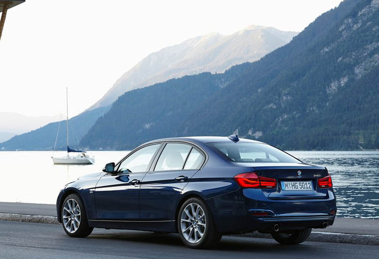 Οικογενειακό sedan η BMW Series 3
