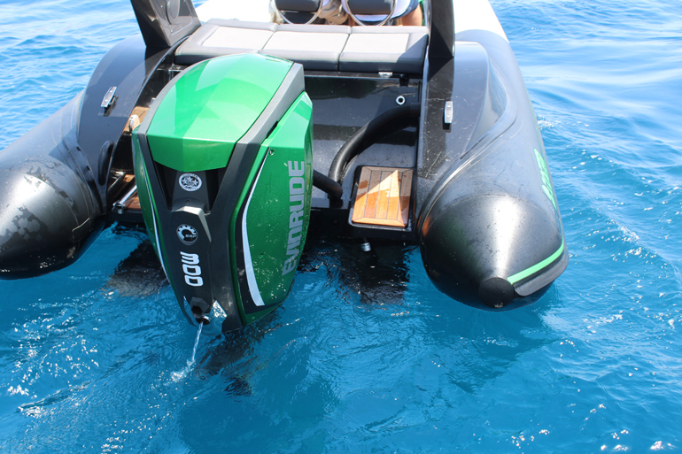 Έτοιμος για να σου προσφέρει μέγιστη απόλαυση...