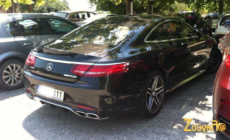 H συγκεκριμένη Mercedes S63 AMG κοστίζει στην Ελλάδα σχεδόν 300.000 ευρώ...