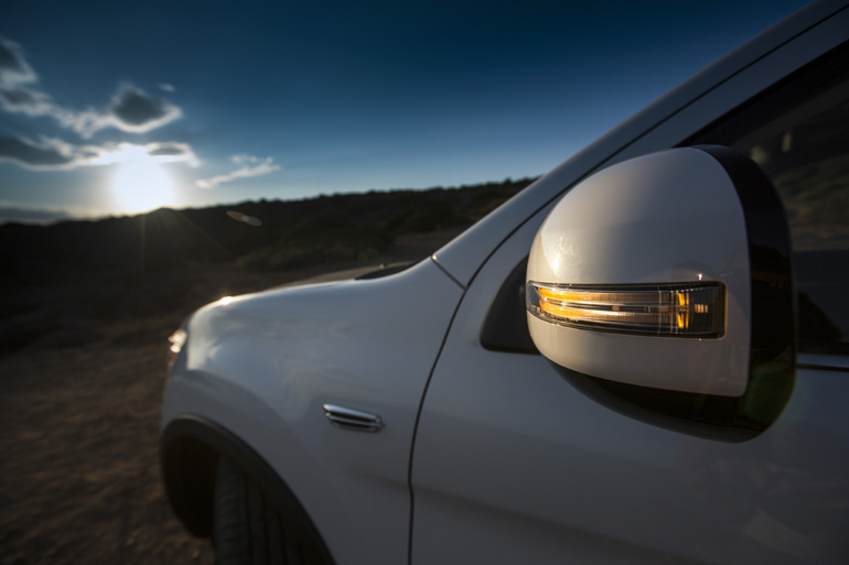 Ενσωματωμένα φλας στους πλαινούς καθρέπτες...