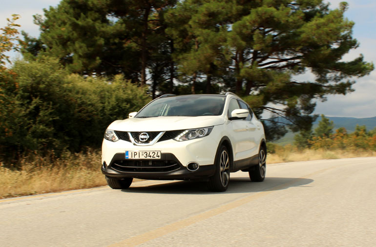 Πίσω από το τιμόνι ενός Nissan Qashqai 'γράφεις' άνετα χιλιάδες χιλιόμετρα...