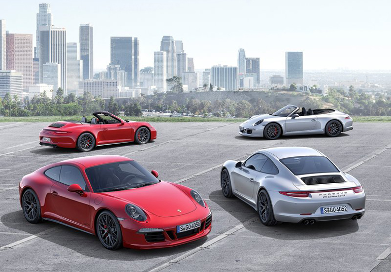 Η 911 Carrera 4 GTS διατίθεται σε coupe και cabrio αμάξωμα...