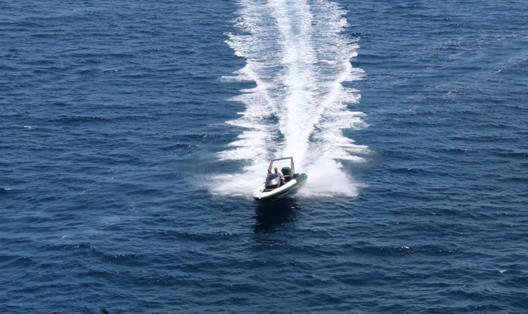 Με το νέο Totem 69 των 7.8 μέτρων σκίζεις για πλάκα τη θάλασσα...