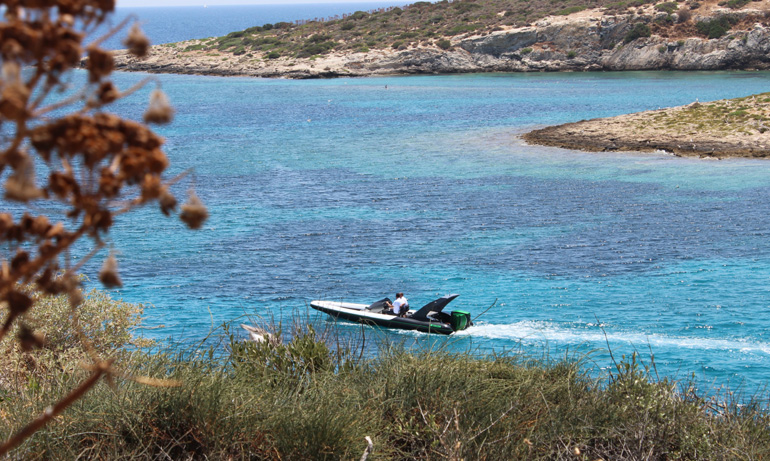 Με ένα φουσκωτό σκάφος μπορείς να ζήσεις μοναδικές εμπειρίες που ούτε καν τις έχεις φανταστεί...