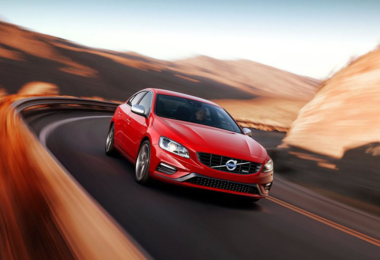 Το S60 ξεκινά πό 26.300 ευρώ και διατίθεται με κινητήρα 1.600 κ.εκ.