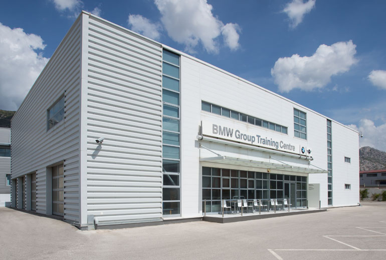 Το υπερσύγχρονο BMW Training Centre βρίσκεται στον Ασπρόπυργο...