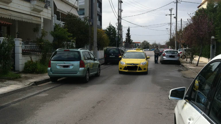 Επαγγελματίας (;) οδηγός ταξί… Επαγγελματίας (;) οδηγός ταξί…