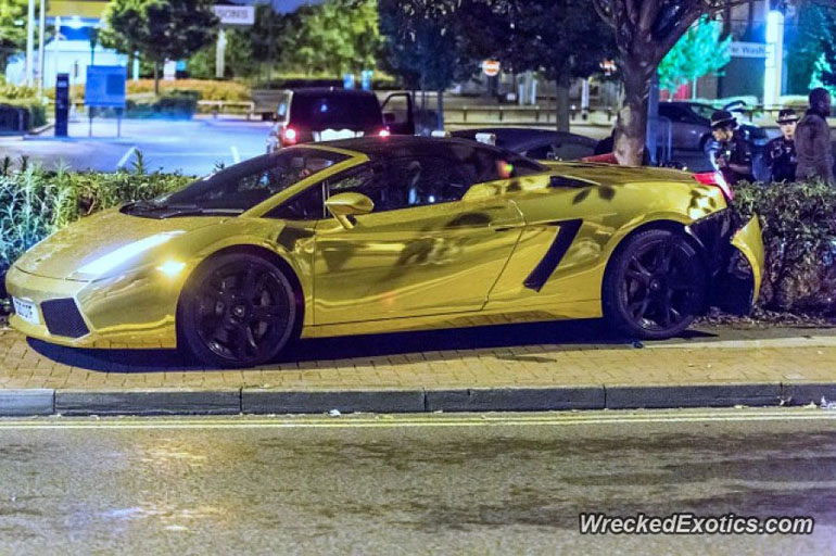 Σπάνιο.. φαινόμενο η χρυσή Lamborghini
