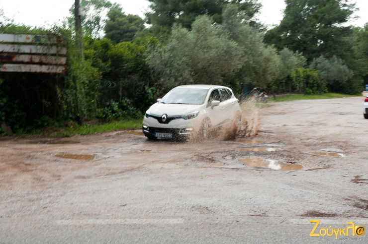 Το Renault Captur κάπου στη... λάσπη!!!