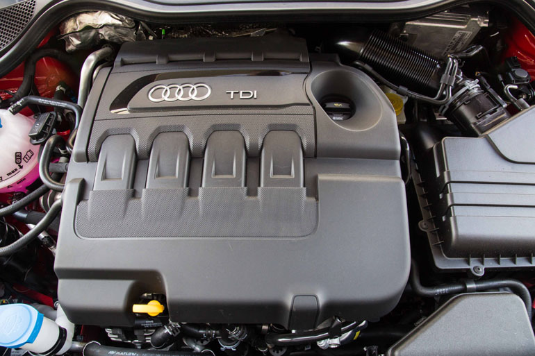 Το Α1 είναι ήδη διαθέσιμο με κινητήρα diesel. Μετά το Πασχα θα υπάρχει και η έκδοση με τον κινητήρα του 1.0 λίτρου...