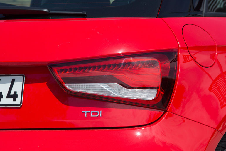 Κλασικές γραμμές Audi ακόμα και στα φώτα...