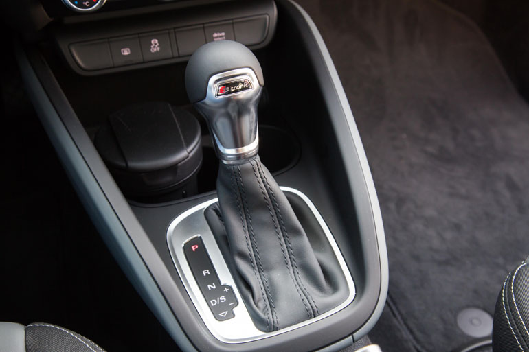 Το αυτόματο κιβώτιο διπλού συμπλέκτη S tronic είναι διαθέσιμο σε όλες τις εκδόσεις