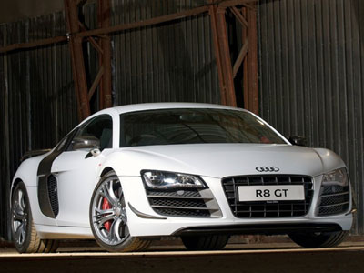 Νέα μόδα το ενοίκιο υπερπολυτελών αυτοκίνητων