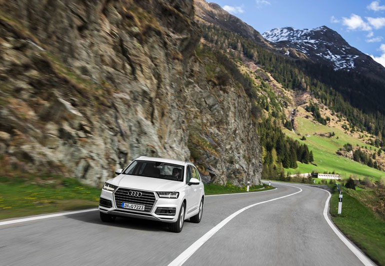 Η απόλαυση με ένα τέτοιο αυτοκίνητο είναι να ταξιδεύεις...