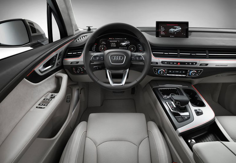 Κορυφαία πολυτέλεια στο εσωτερικό του Audi Q7...