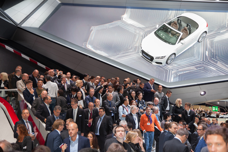 Στην Φρανκφούρτη τα αυτοκίνητα... πετάνε κιόλας!