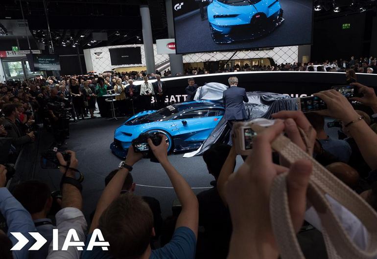 Η Bugatti  Vision Gran Turismo Concept θα εμφανιστεί στο Gran Turismo 6. Στη Φρανκφούρτη το είδαμε και σαν πρωτότυπο και όπως καταλαβαίνετε έγινε χαμός! 
