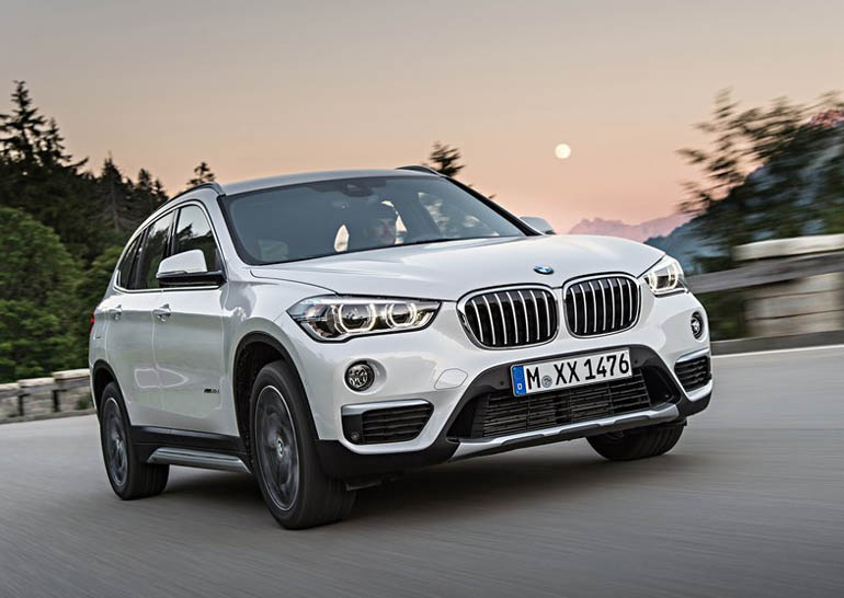 H BMW X1 καταπίνει για... πλάκα τα χιλιόμετρα