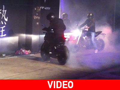 Ποιος πρόεδρος έκαψε.. λάστιχα σε παρουσίαση;