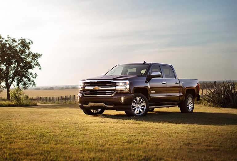 Chevrolet Silverado: Το λες και... αγροτικό!
