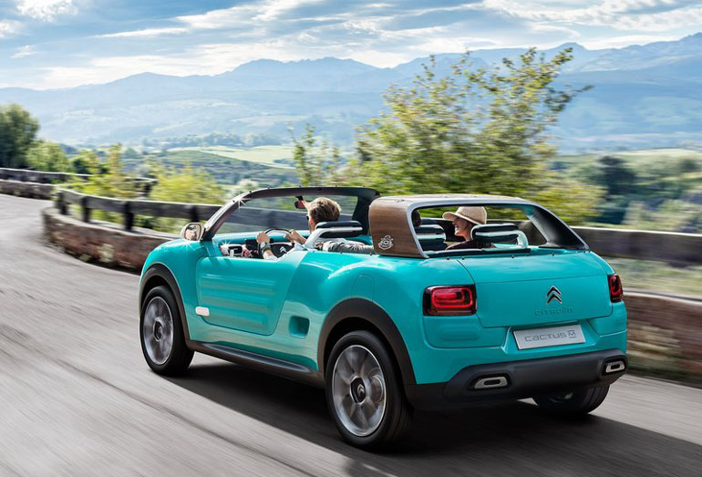 Η έκδοση Μ είναι ανοιχτή και προσφέρει απόλαυση όχι μόνο στον οδηγό αλλά και σε όλους τους επιβάτες...