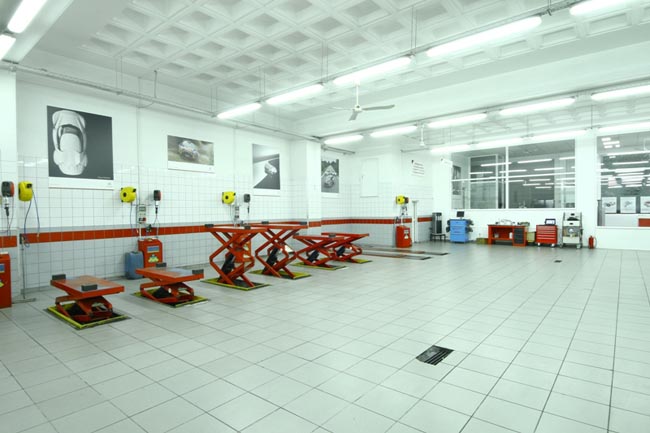 Σε τέτοιους χώρους είναι να μην εμπιστεύεσαι το αυτοκίνητό σου;