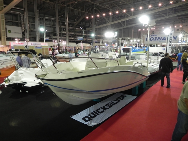 στα 24.770 με κινητήρα πωλείται το συγκεκριμένο Quicksilver 605 Open