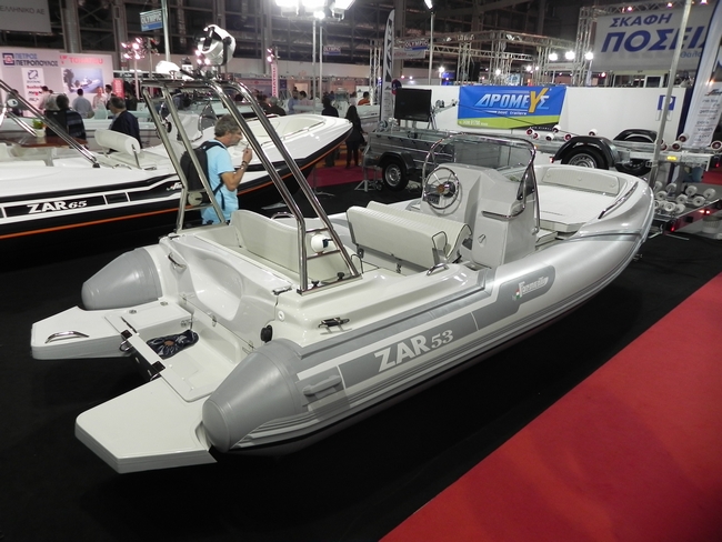 Στα 39.200 ευρώ το κόστος του συγκεκριμένου ZAR 53 με κινητήρα Mercury F115