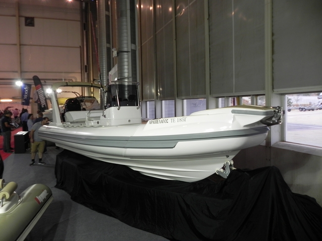 Τέτιου είδους σκάφη είναι ιδανικά για τις ελληνικές θάλασσες...