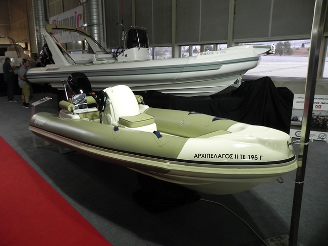 Ανάλογα με τα οικονομικά επιλέγεις μεγάλο ή μικρό σκάφος...