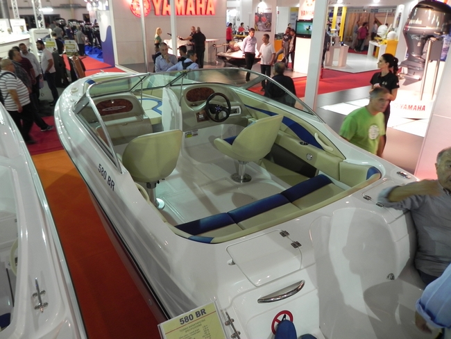 Άλλη μία πρόταση σε πλαστικό σκάφος